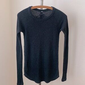 Lululemon Cabin Yogi crewneck sweater sz 2 thumbholes navy blue black cabincore